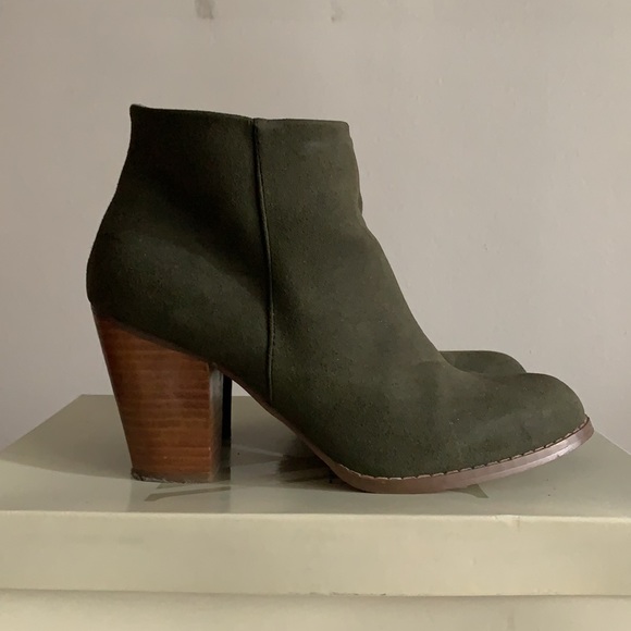 EXPRESSION Moss Green Ankle Boots - Picture 3 of 10